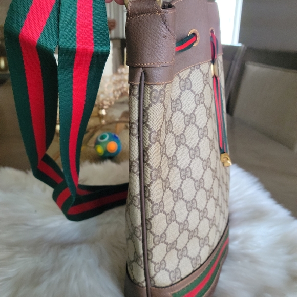 100% Authentic Gucci vintage drawstring bucket bag - Picture 4 of 16
